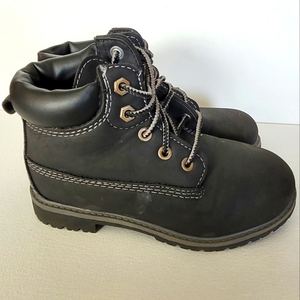 Faded glory black youth boots size 13